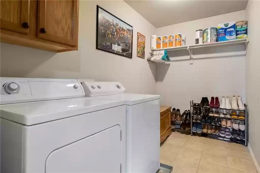 Photo - 894 W Peachtree Dr