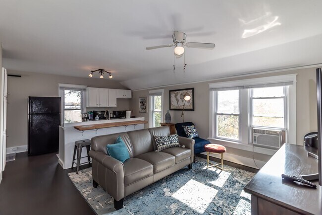 Photo - 714 N Broadway Ave Unit 2