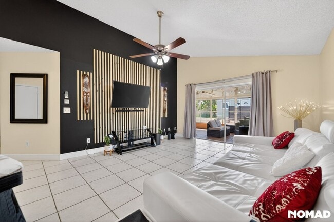 Photo - 293 Chicago Woods Cir