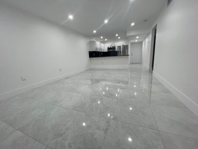 Building Photo - 6070 W 19th Ave Unit 316 Rental