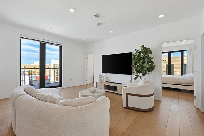 Photo - 30 Penniman Rd Unidad 605