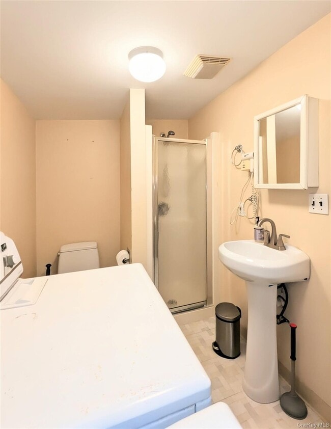 Photo - 94 Walter Ct