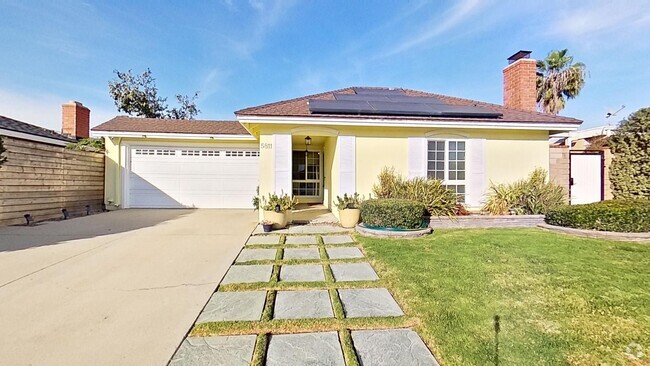 Building Photo - Charming 4 Bed 2 Bath Home in Westminster!