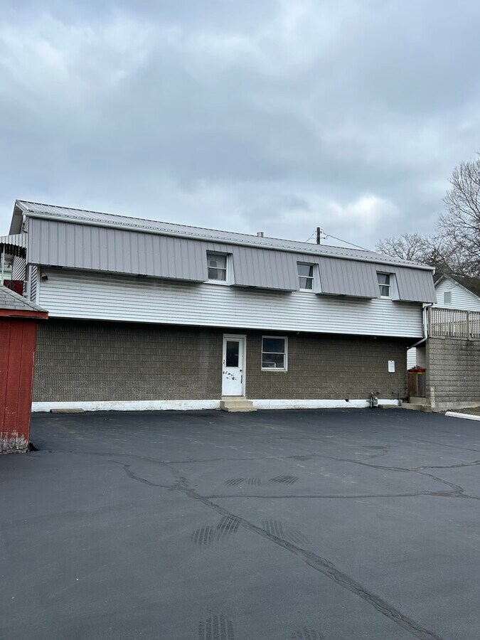 Photo - 253 Market St