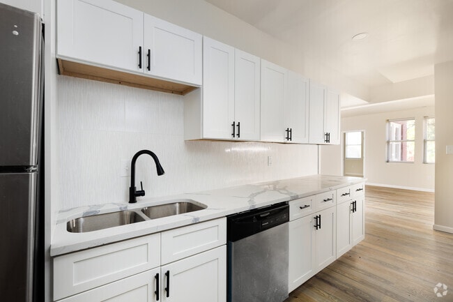 3BR, 2BA - 1,500SF - Kitchen - 5909 Cates Ave Rental