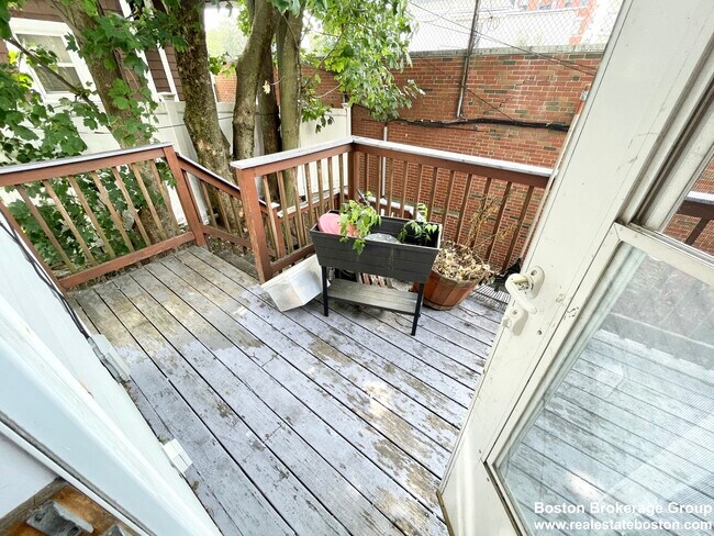 Photo - 2 Holden St Unit 2