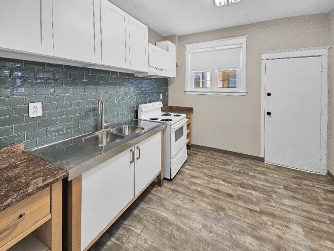 Photo - 2005 Mercy St