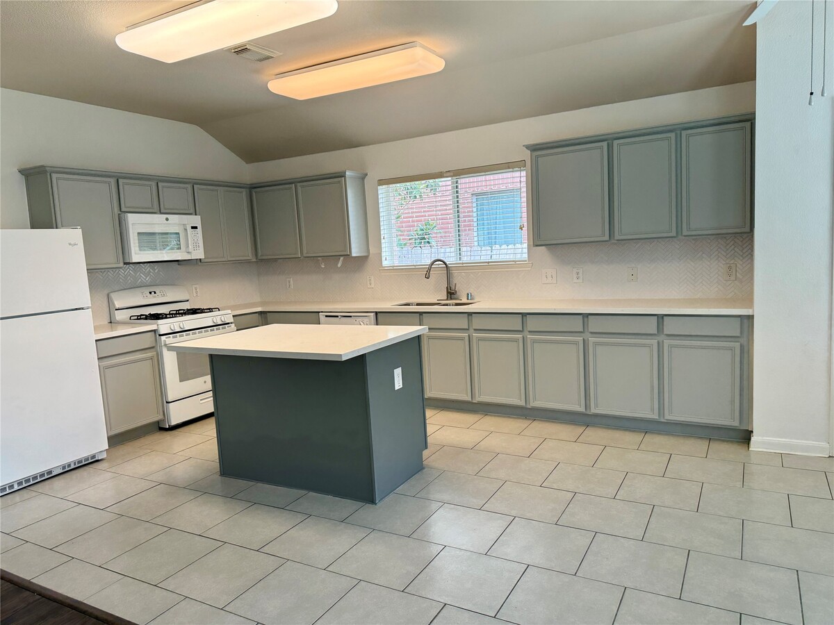 Photo - 2210 Tremont Trail Ln