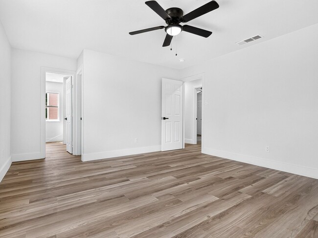 Photo - 1500 Endicott Dr
