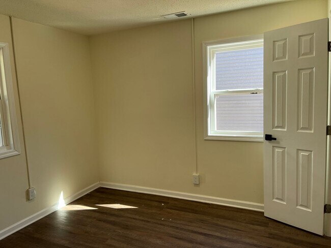 Photo - 2 Bed 1 Bath Duplex