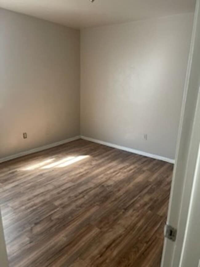 Photo - 2/1 Fourplex - Upstairs - HUD ACCEPTED - Move In ASAP