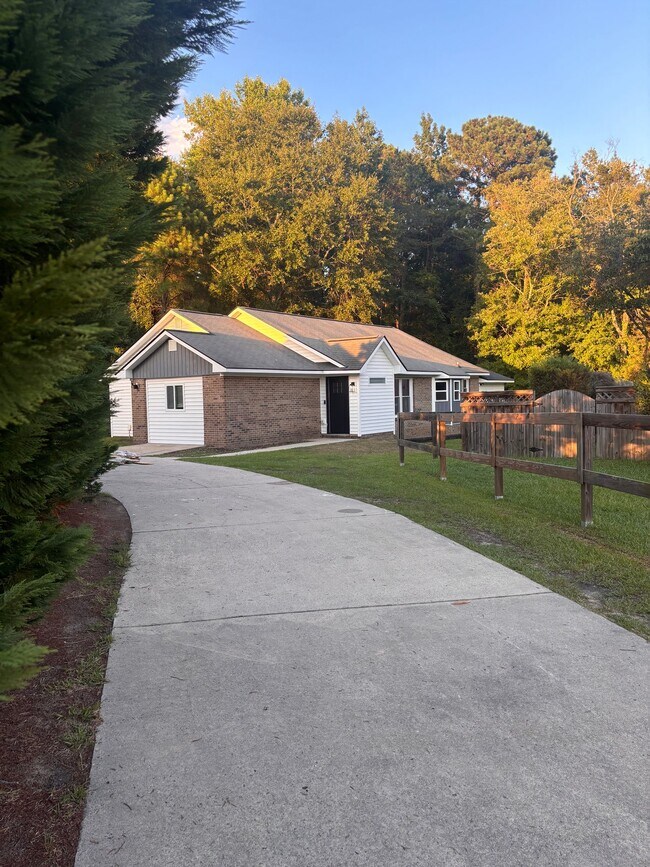 5558 Quietwood Pl