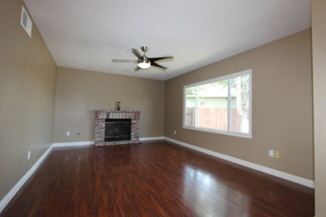Photo - Beautiful 4 bedroom 2 bathroom home in Mira Mesa available now