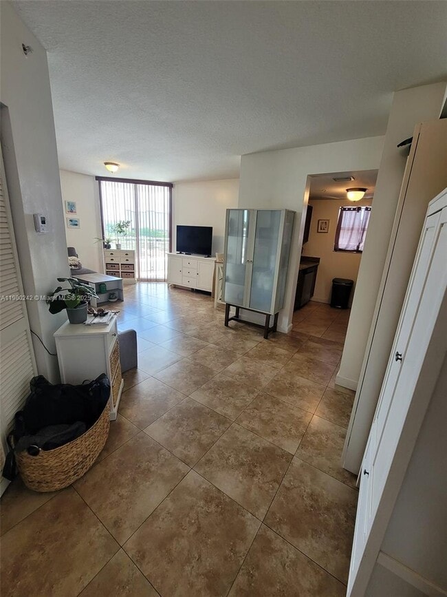 Building Photo - 2600 SW 27th Ave Unit 502