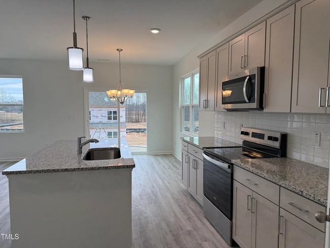 Photo - 350 Tormore Dr