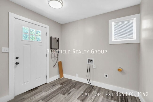 Photo - 212 E Bearden St