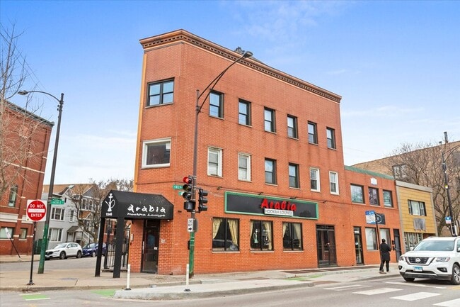 Building Photo - 1046 N Milwaukee Ave Unit 3