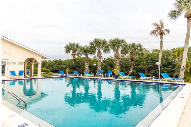 Building Photo - 1815 Robalo Dr Unit 201C