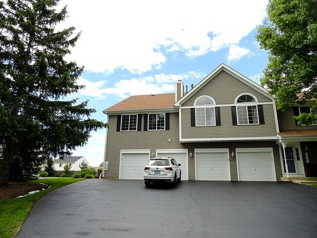 Photo - 536 Sandhurst Ln Unit 536