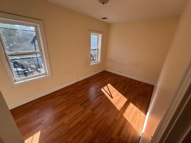 Photo - 34 Sussex Ave Unit Apartment B