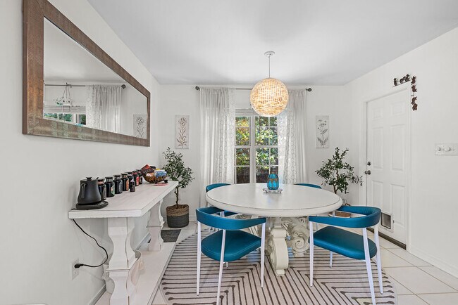 Photo - 62 Legion Park Loop