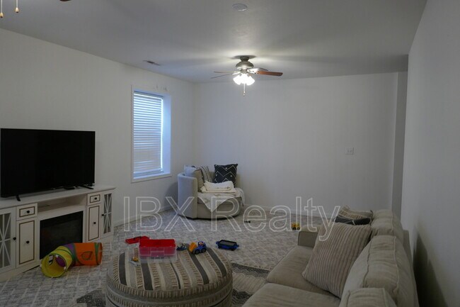 Photo - 115 Market St Unidad A