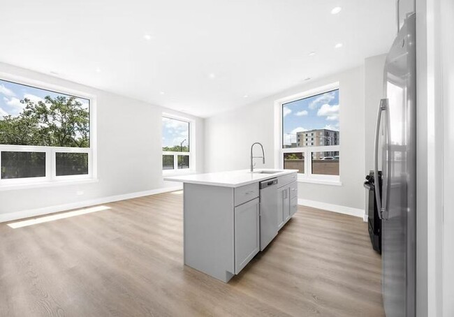 2 bedroom in CHICAGO IL 60630 - 2 bedroom in CHICAGO IL 60630 Condo Unit 303