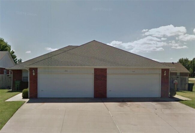 Building Photo - 2004 S Old Wire Rd