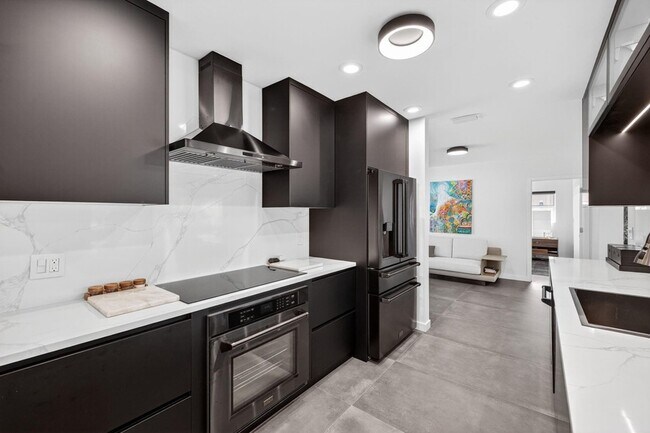 Photo - 2720 NE 59th St