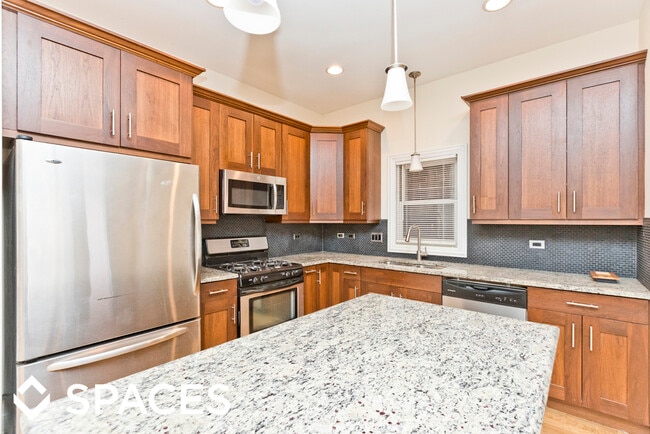 Photo - 2328 N Greenview Ave Apartment Unit 1
