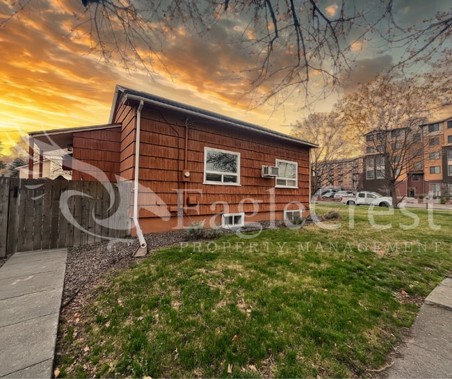 Photo - Spacious 3-Bedroom Home with Finished Basement & Fenced Yard