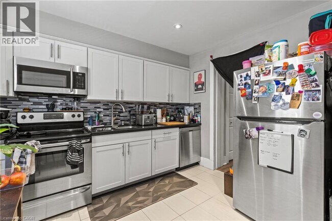 Photo - 181 West Avenue N