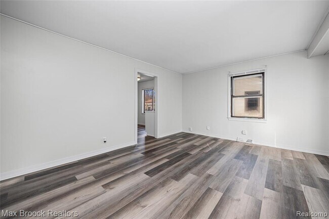 Photo - 19217 Birmingham St