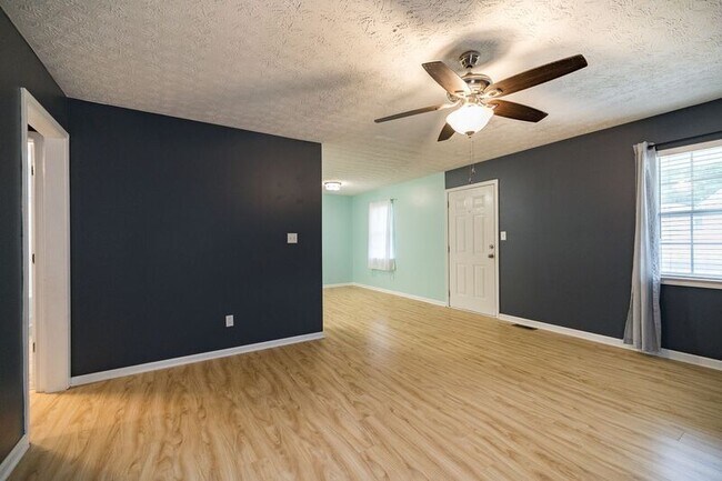 Photo - 357 Mary Alice Dr