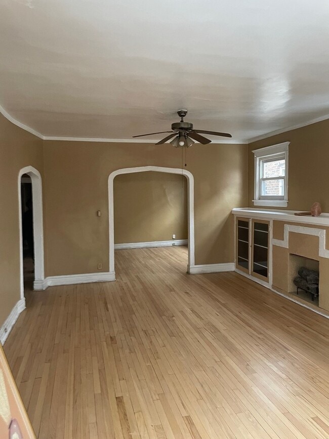 Photo - 7521 S Yale Ave