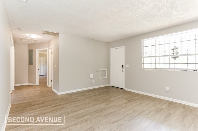 Photo - 2922 Buckman St