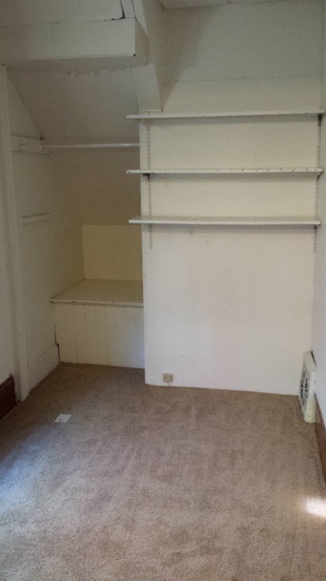 Bed 2 - 904 Vine St Unit 904