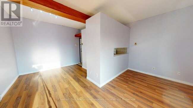 Photo - 97 Farquhar St Unit 201