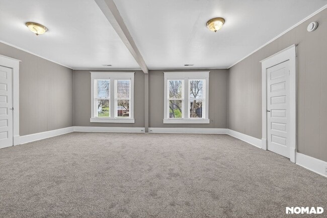 Building Photo - 235 E Monmouth St