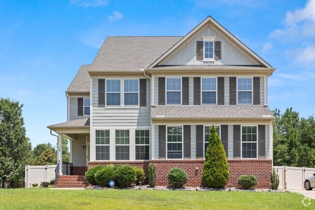Building Photo - Beautiful 4 Bed 2.5 Bath Rental