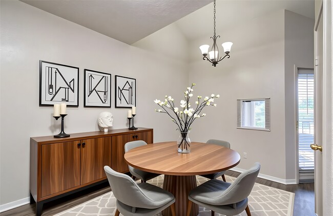 Photo - 2021 Spenwick Dr