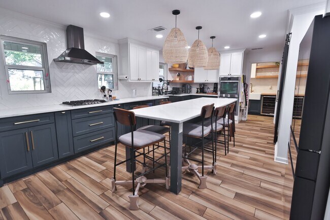 Photo - 16322 Southampton Dr