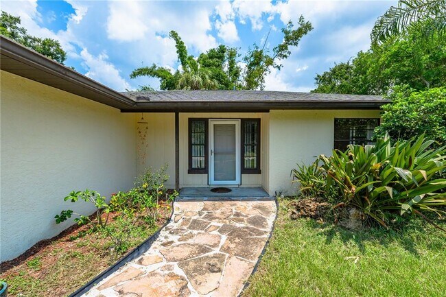 3709 Alden Wy