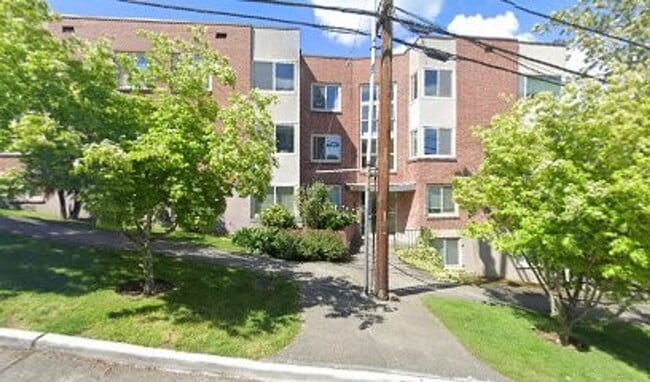 Building Photo - The Norman Apartments