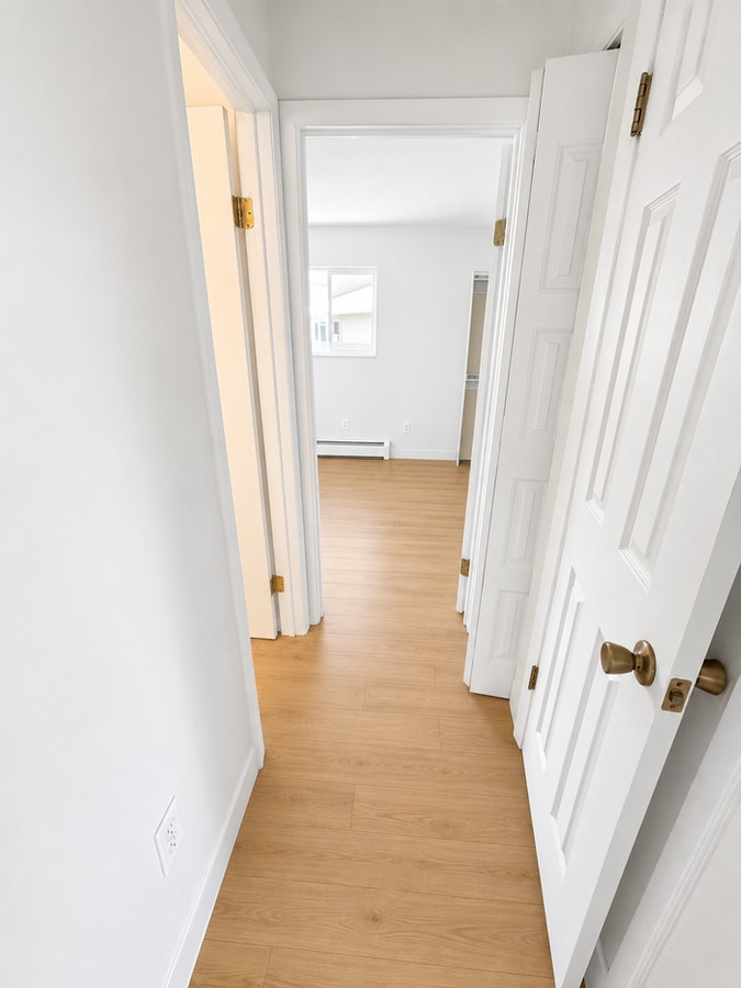 Photo - 2 bed 1 bath spacious living room area & updated finishes Unit 1601