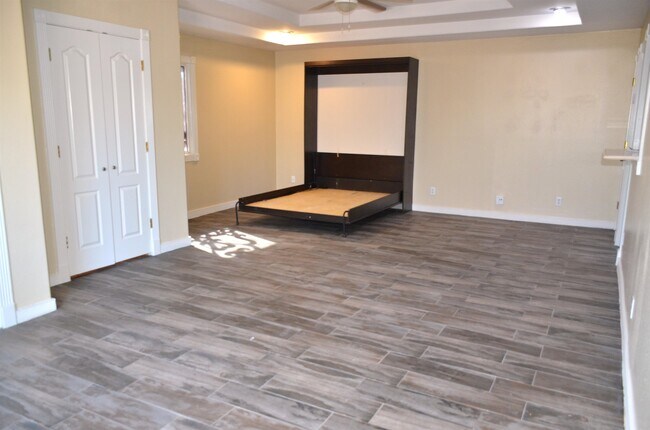 Photo - 308 E Olive St