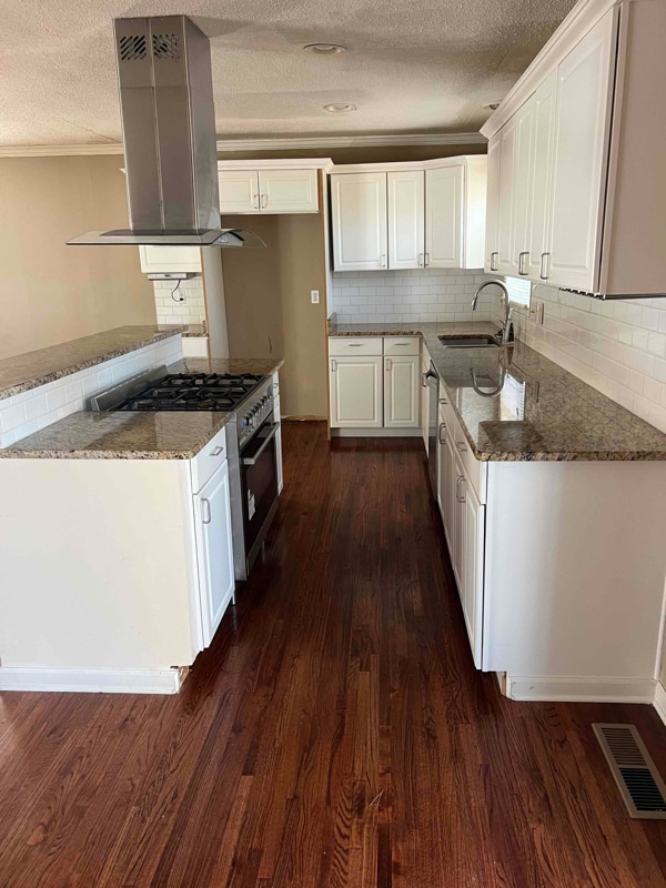 Photo - 12202 Greenleaf Dr SE