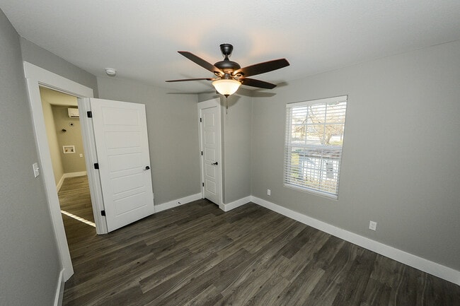 Photo - 1124 S Burnett Ave