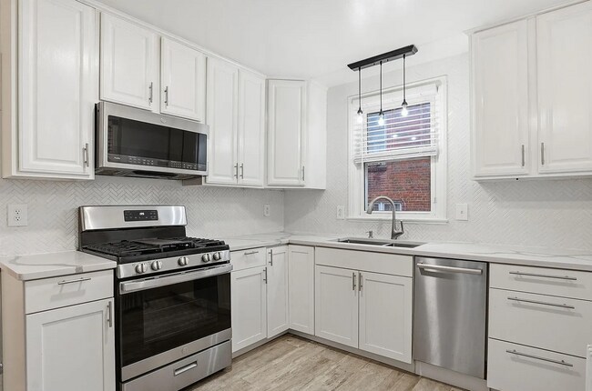 Photo - 742 Congress St SE