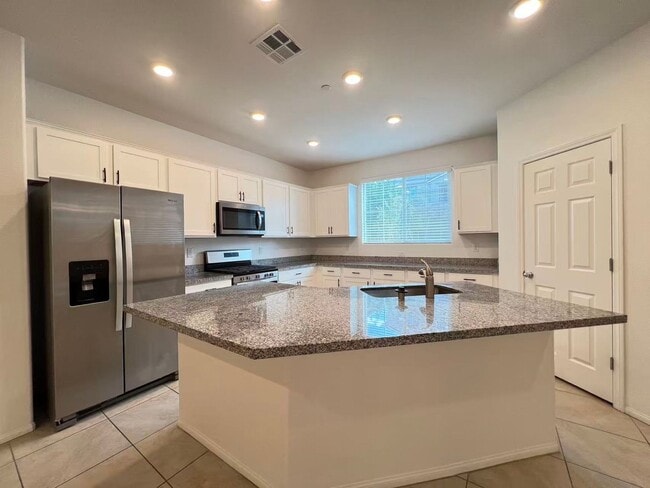1347 Graphite Ave